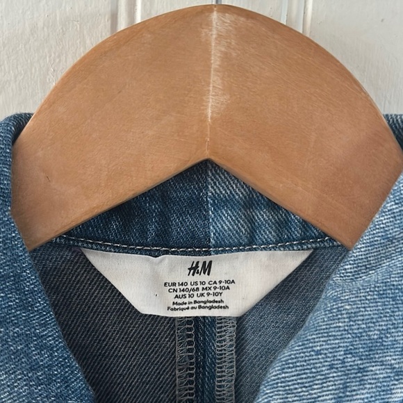 Like New! H&M Two-Tone Blue Denim Jacket sz 10 - Picture 5 of 8